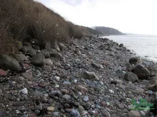 Computer screen wallpaper: Typical Danish beach in January