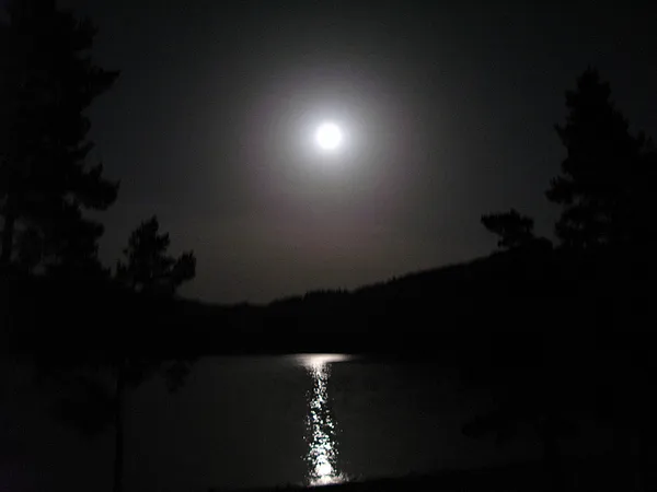 User submitted picture: During the night,  Part 1...